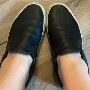 Stinky, smelly slip on vans